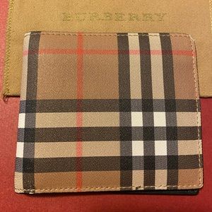 Burberry bifold men’s wallet